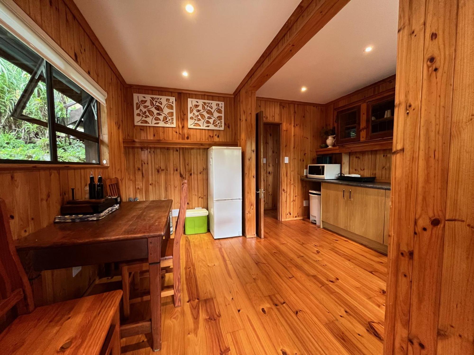 Peaceful Guest Suite With Balcony Views And Garden Setting Brenton-on-Sea Exteriör bild